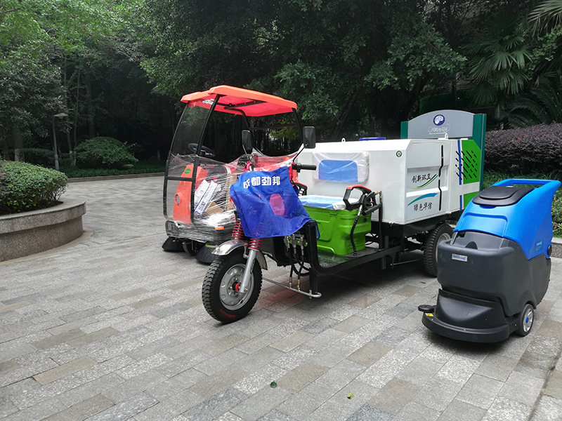 摩登6清洁机器在深圳艾佳清洁